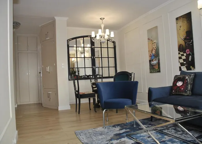 Lustrzany Skwer 그디니아